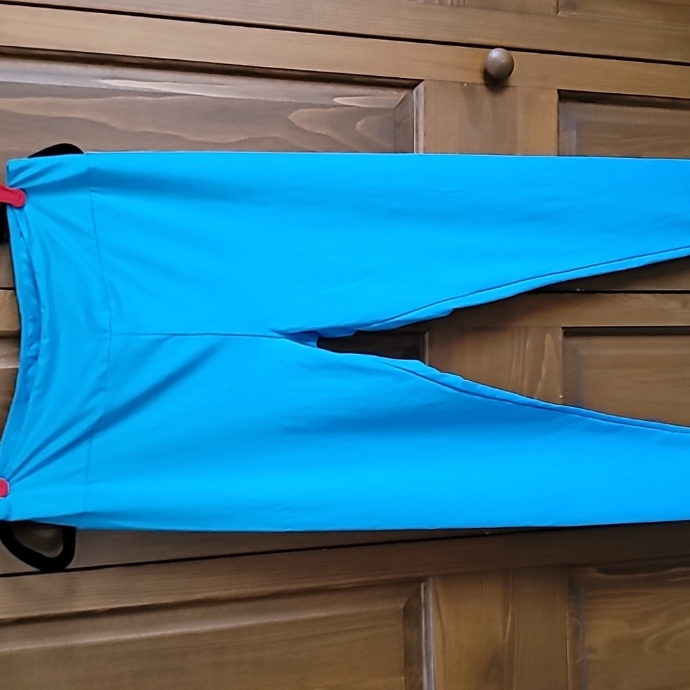LuLaRoe turquoise colored leggings